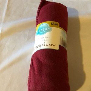NWT Restor Fleece Throw size 50 in x 60 in